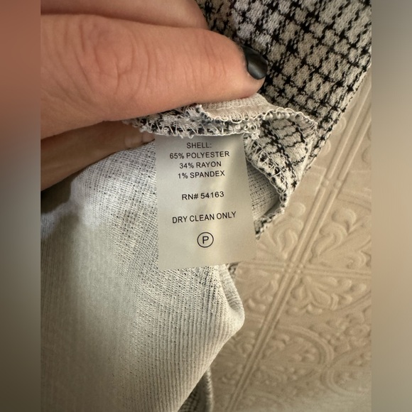 Clavin Klein | Classic Black Plaid Dress | Size 8 - Picture 4 of 4